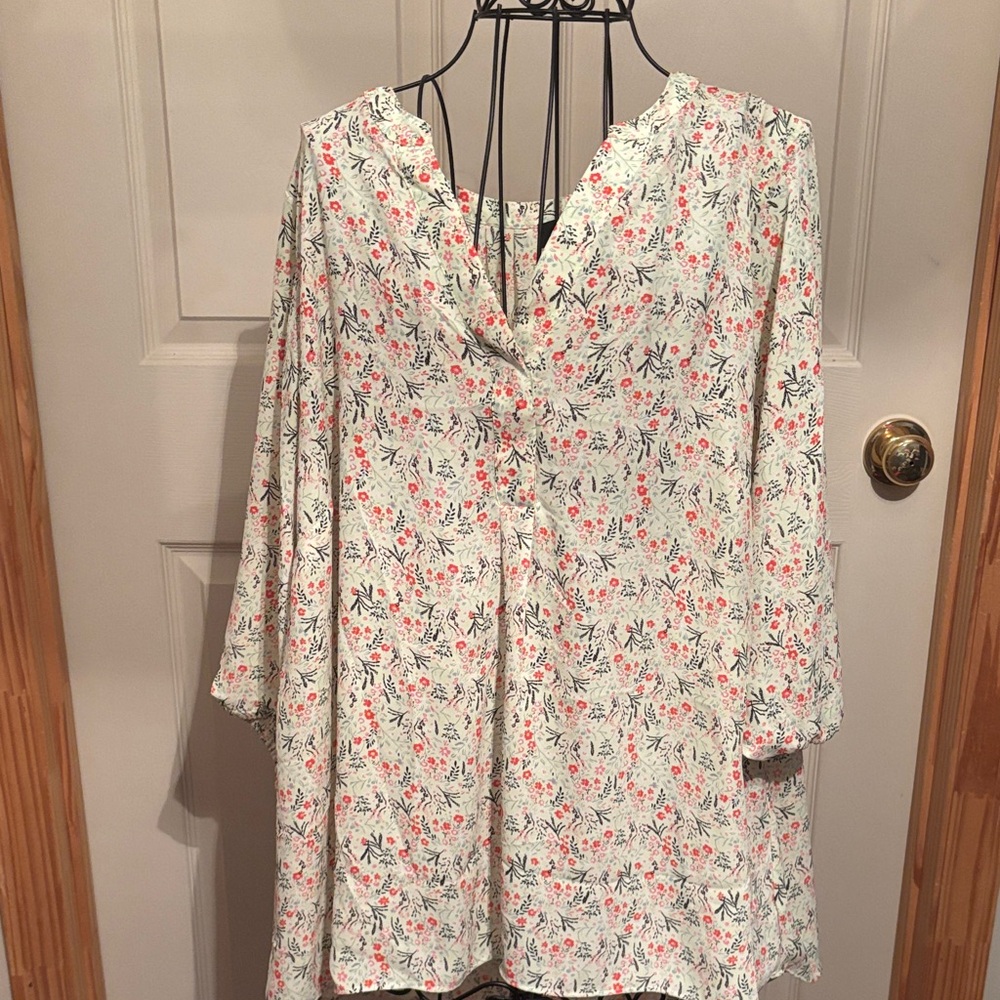 Tahari Cream and Pink Floral Top